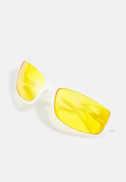 Pier One UNISEX - Sonnenbrille - White -Pier One Geschäft 06212ea48c0f4037abc6a62aa2c032d6