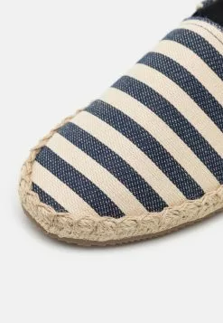Pier One UNISEX - Espadrille - Dark Blue/white -Pier One Geschäft 1dddba693bd742ebac55099bf5cd73d6