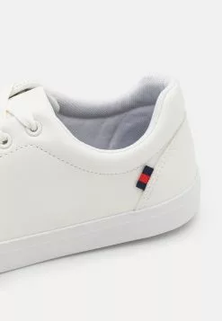 Pier One UNISEX - Sneaker Low - White -Pier One Geschäft 1e08045fec014ab382da64da74b462a7