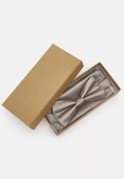 Pier One SET - Einstecktuch - Stone 10 Pier One SET - Einstecktuch - Stone -Pier One Geschäft 2e20d7fb99604f3ebdc21ea5b1233e9d