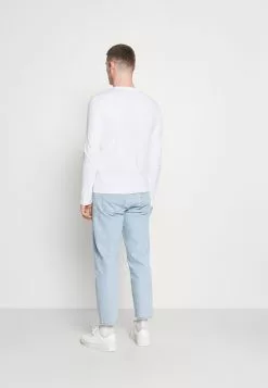 Pier One 5 PACK - Langarmshirt - White/dark Blu/grey 8 Pier One 5 PACK - Langarmshirt - White/dark Blu/grey -Pier One Geschäft 501e285d599547fa8b3d97a7168757c4