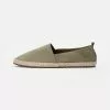 Pier One RENA ESPADRILLE UNISEX - Espadrille - Olive