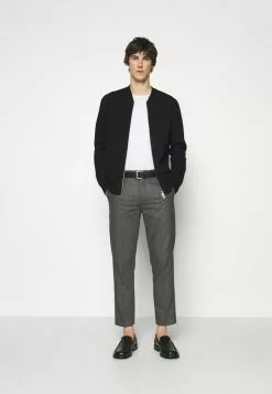 Pier One Gürtel Business - Black 11 Pier One Gürtel Business - Black -Pier One Geschäft 756ef1777b7443fd809e8ecbceadd37b