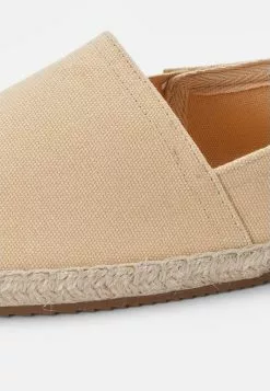 Pier One RENA ESPADRILLE UNISEX - Espadrille - Beige -Pier One Geschäft 7bf9f79cf7ad4df8a90b17f86d74fca8