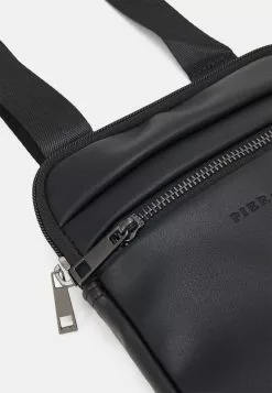 Pier One Umhängetasche - Black 9 Pier One Umhängetasche - Black -Pier One Geschäft 882e747ae4594a298eb2c4d34fe53002