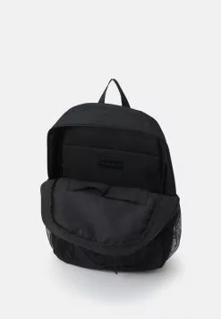 Pier One UNISEX - Tagesrucksack - Black 8 Pier One UNISEX - Tagesrucksack - Black -Pier One Geschäft 89a062c02b8b4881919e514458fac60c