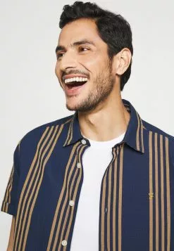 Pier One T-Shirt Basic - White/black/bordeaux -Pier One Geschäft ad1e5f105df94e638daafdd57d29d49c