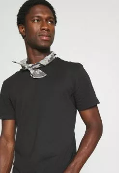 Pier One 3 PACK - T-Shirt Basic - Black/mottled Dark Grey/bordeaux 11 Pier One 3 PACK - T-Shirt Basic - Black/mottled Dark Grey/bordeaux -Pier One Geschäft ae9b9691c10949c5b4edc17929f8c13a