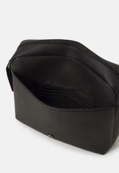 Pier One Umhängetasche - Black 9 Pier One Umhängetasche - Black -Pier One Geschäft bd8bc0c71e68430e9951a6fd9a3e8f72