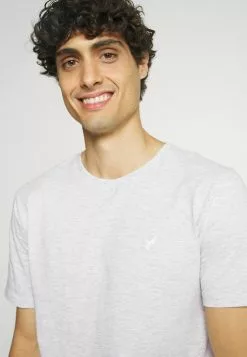 Pier One 5 PACK - T-Shirt Basic - Light Grey - 101_white - 001_green - 602 11 Pier One 5 PACK - T-Shirt Basic - Light Grey - 101_white - 001_green - 602 -Pier One Geschäft bfc88b4fb0af436ea6df397e7b3e9a49