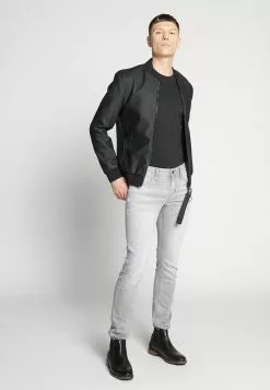 Pier One 2 PACK - Top - White/black -Pier One Geschäft c5e3985593c9463f9e29b52b32961a9d 1