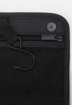 Pier One UNISEX - Kosmetiktasche - Black 11 Pier One UNISEX - Kosmetiktasche - Black -Pier One Geschäft c7addbd3735e449b8900c642b6503c2b