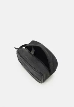 Pier One UNISEX - Kosmetiktasche - Black 8 Pier One UNISEX - Kosmetiktasche - Black -Pier One Geschäft cfcdb32000df407facd1ec0085d5d546