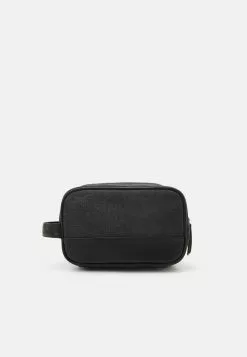 Pier One UNISEX - Kosmetiktasche - Black 11 Pier One UNISEX - Kosmetiktasche - Black -Pier One Geschäft d70b5b67d9e047e5a830344a32fbe706 1