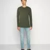 Pier One 2 PACK - Langarmshirt - Off-white/dark Green
