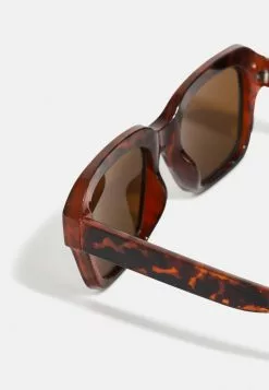 Pier One UNISEX - Sonnenbrille - Black 11 Pier One UNISEX - Sonnenbrille - Black -Pier One Geschäft faad10b8a5a2445f865f09b5d12427d1