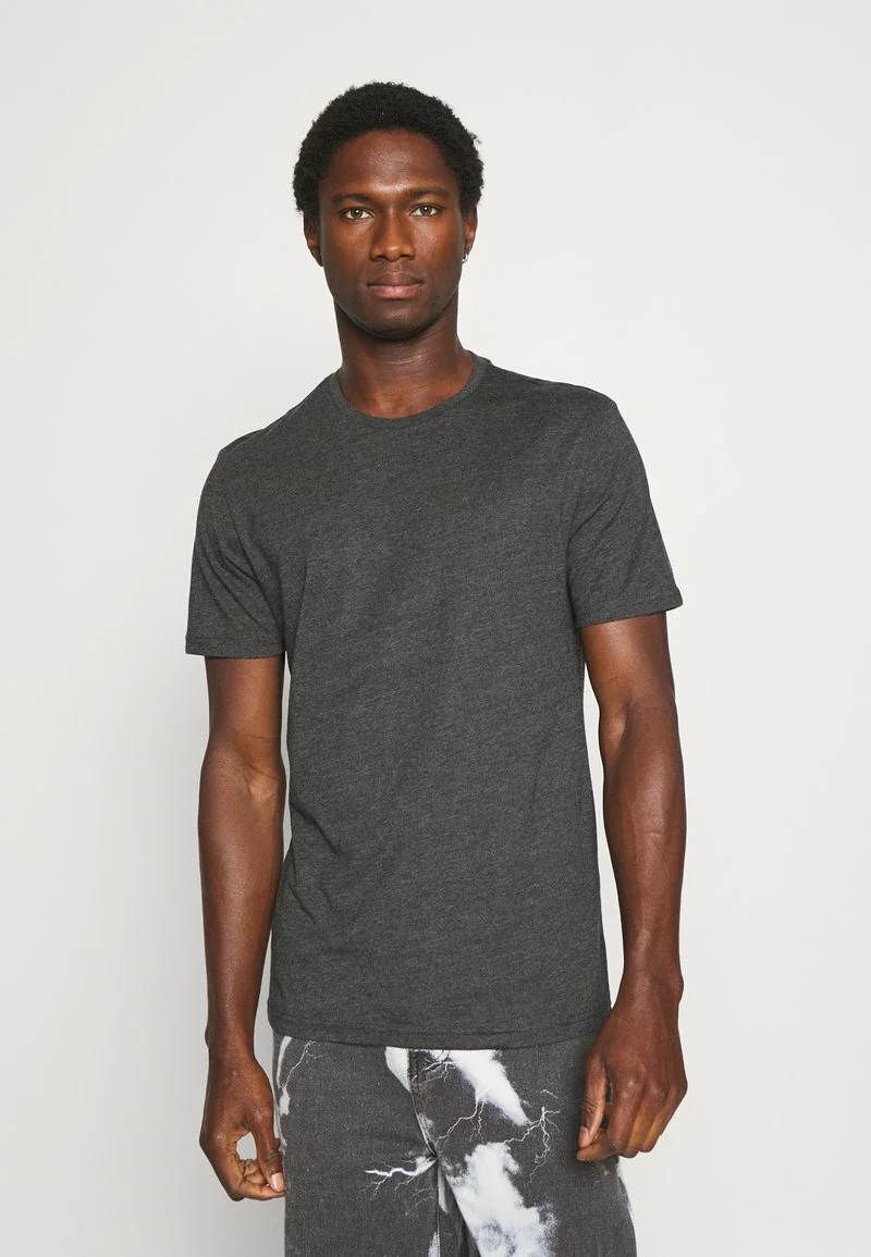 Pier One 3 PACK - T-Shirt Basic - Black/mottled Dark Grey/bordeaux 4 Pier One 3 PACK - T-Shirt Basic - Black/mottled Dark Grey/bordeaux – Bild 4