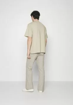 Pier One T-Shirt Basic - Beige 8 Pier One T-Shirt Basic - Beige -Pier One Geschäft fc1282f8e7114005b687f995a438664d